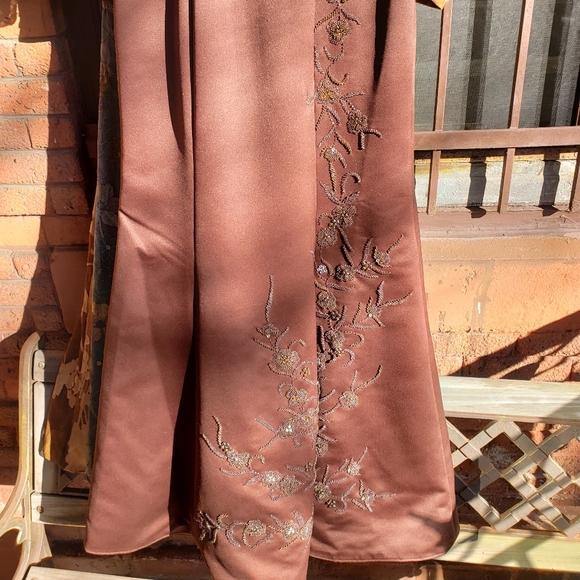 Vintage Brown satin beaded gown - Picture 5 of 8